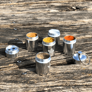 pandoo Reisegewürz Set Reise- und Camping Gewürz-Set | mit Streuaufsatz