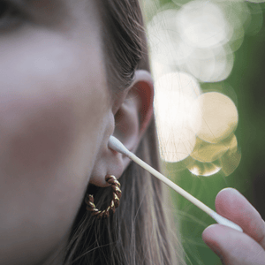 pandoo Wattestäbchen Plastikfreie Wattestäbchen aus Bambus und Bio-Baumwolle