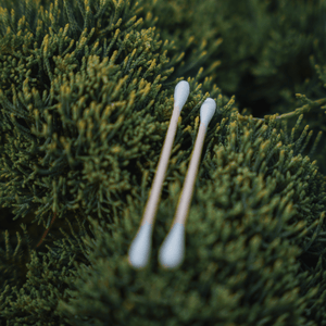 pandoo Wattestäbchen Plastikfreie Wattestäbchen aus Bambus und Bio-Baumwolle