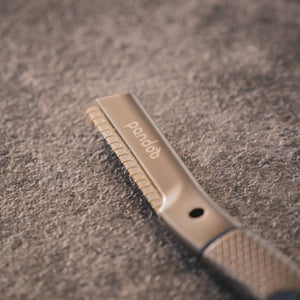 pandoo Augenbrauen-Rasierer Augenbrauen-Rasierer aus Metall | inkl. 4 Klingen | 2 Farben