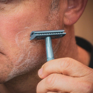 pandoo Rasierhobel Rasierhobel aus Metall | inkl. 10 Klingen und E-Book | 7 Farben