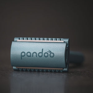 pandoo Rasierhobel Rasierhobel aus Metall | inkl. 10 Klingen und E-Book | 7 Farben