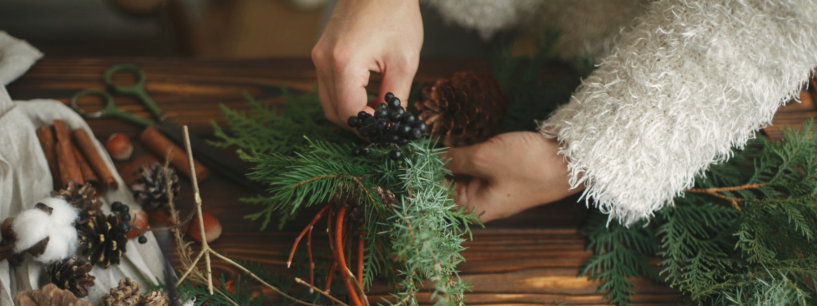 Adventskränze mal anders: Nachhaltige DIY-Ideen für den festlichen Türkranz