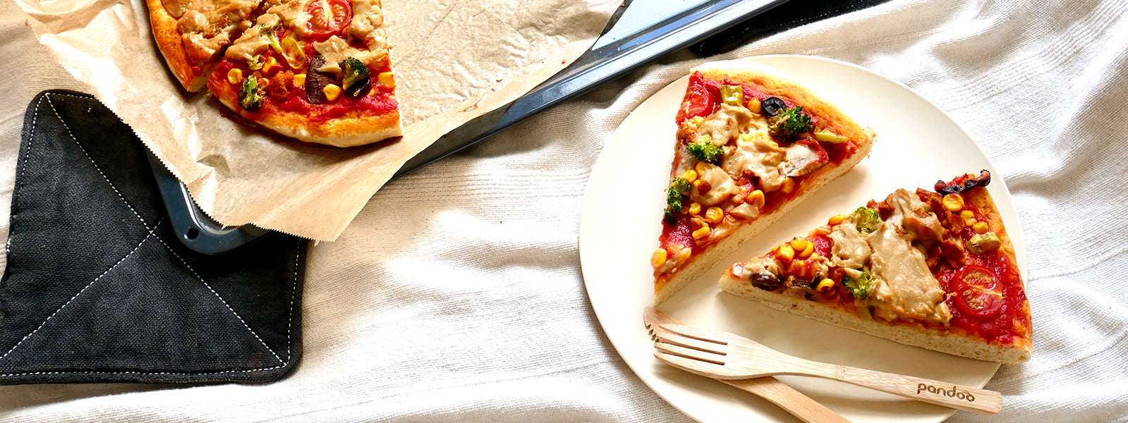 Selbstgemachte Pizza mit veganem Cashew-Hefeschmelz | #Plastikfasten
