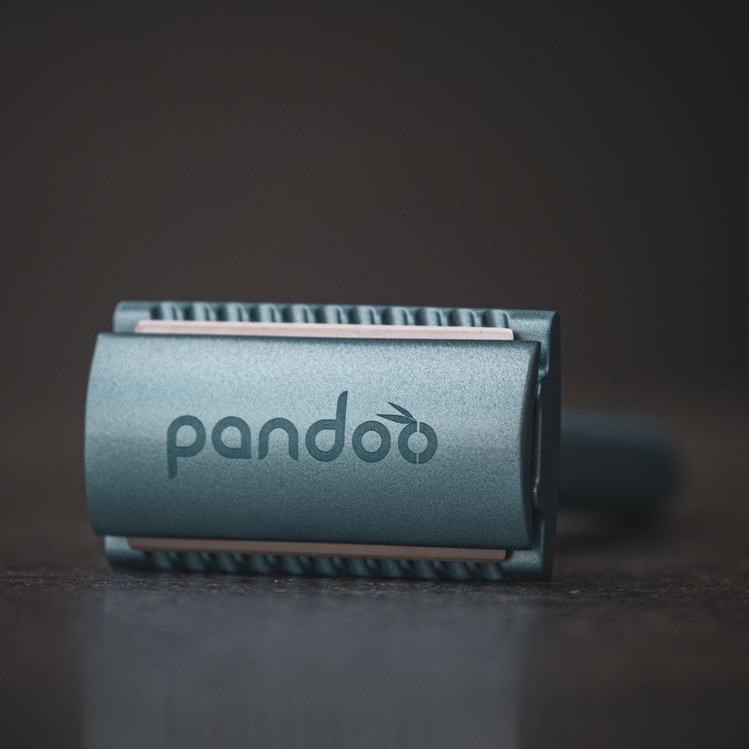 pandoo Rasierhobel Rasierhobel aus Metall | inkl. 10 Klingen und E-Book | 7 Farben