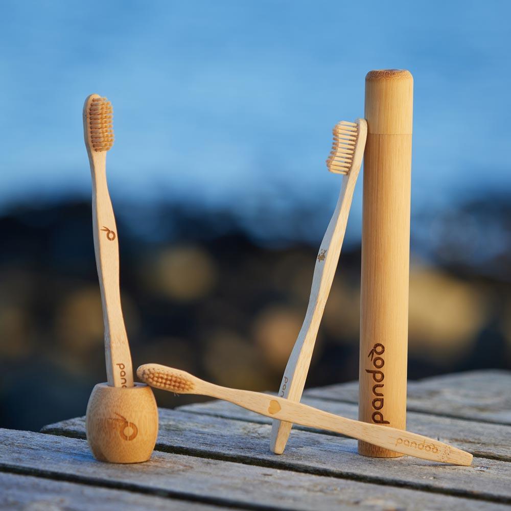 Zahnbürsten Halter aus Bambus pandoo 